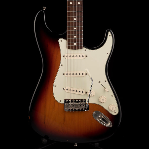 Used Fender American Vintage 1962 Stratocaster 3-Tone Sunburst with OHSC