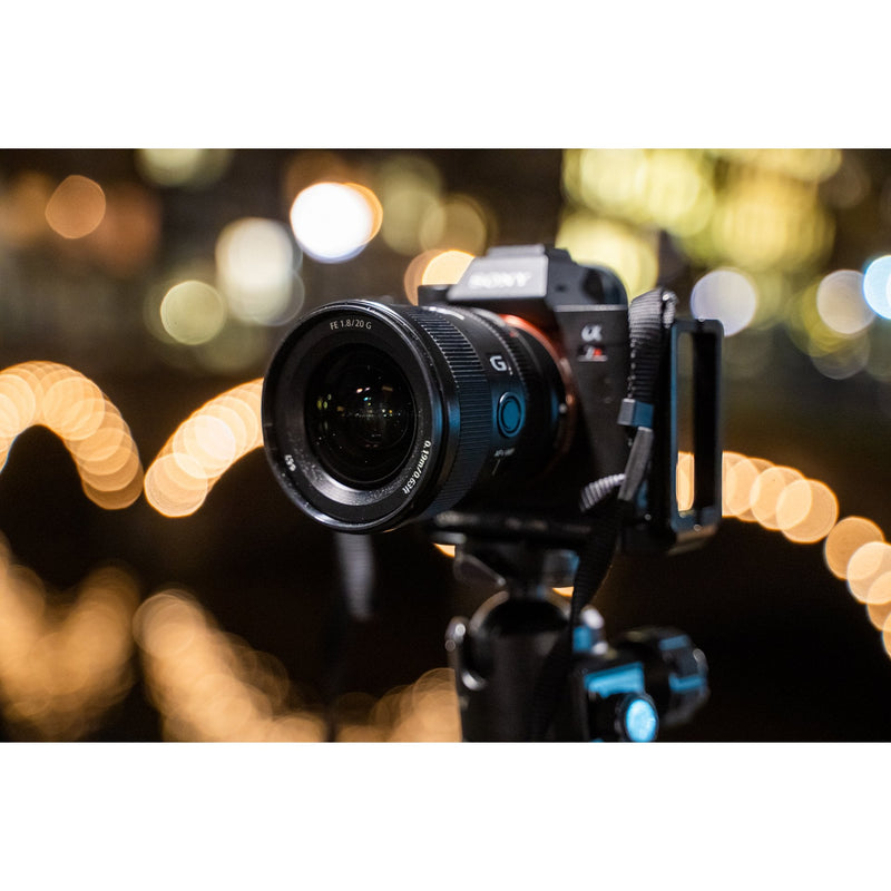 Sony FE 20mm F1.8 G Full Frame G Lens Kit for Sony Mirrorless E-mount Cameras Bundle